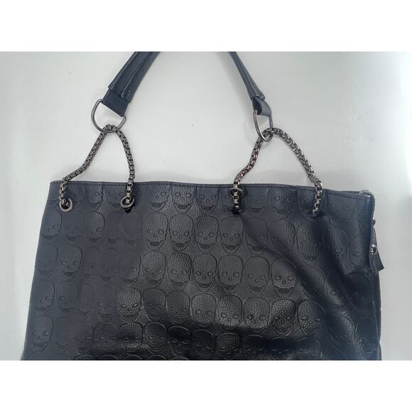 Skull Embossed Faux Pat Leather w/Chain Straps Bucket Bag Black Purse No Scarf - Picture 4 of 5